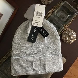 NWT Steve Madden Pom Beanie In Light Silver